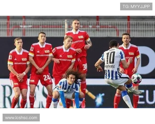 奥格斯堡俱乐部发展历程与球队文化深度解读 奥格斯堡俱乐部发展历程与球队文化深度解读