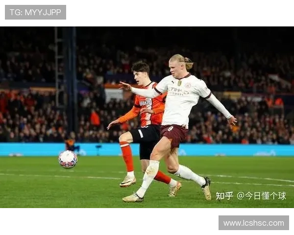 卢顿足球俱乐部迎来新赛季挑战,主教练和球员阵容调整引关注 卢顿足球俱乐部迎来新赛季挑战,主教练和球员阵容调整引关注