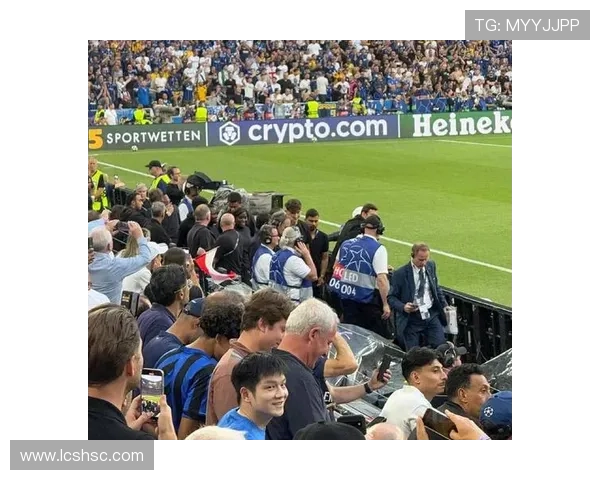 德甲豪门再度掀起激烈竞争风暴新星崛起老将坚守赛季走势扑朔迷离 德甲豪门再度掀起激烈竞争风暴新星崛起老将坚守赛季走势扑朔迷离