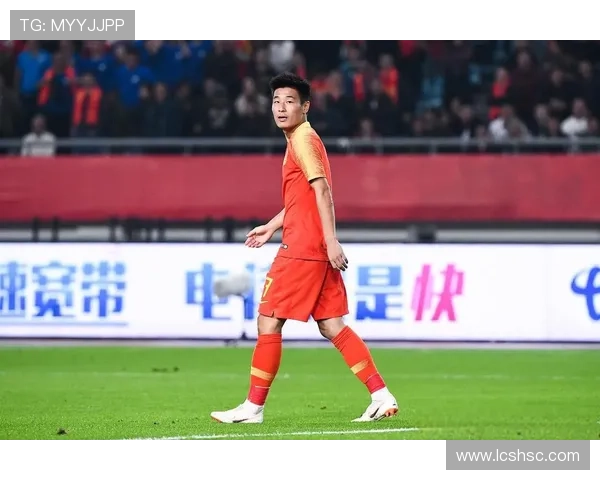 中国男足再遭失利全场低迷以零比二不敌对手引发球迷热议 中国男足再遭失利全场低迷以零比二不敌对手引发球迷热议