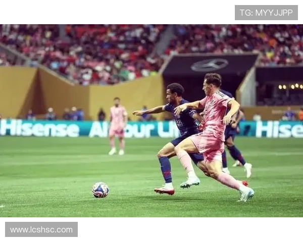 梅西领衔大名单 巴黎圣日耳曼迎战曼联 跨国对决引爆欧洲赛季